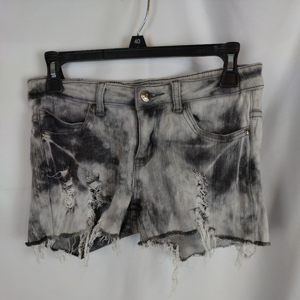 Red Rivet Denim Low-Rise Shorts Junior Size 7 distressed destroyed frayed boho.